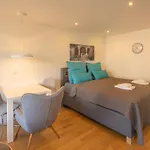 Sweethome - Business Apartment Mit Kueche Und Balkon